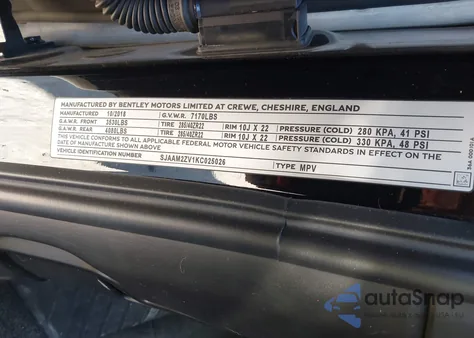 2019 Bentley Bentayga V8 z USA, uszkodzony, nr VIN SJAAM2ZV1KC025026